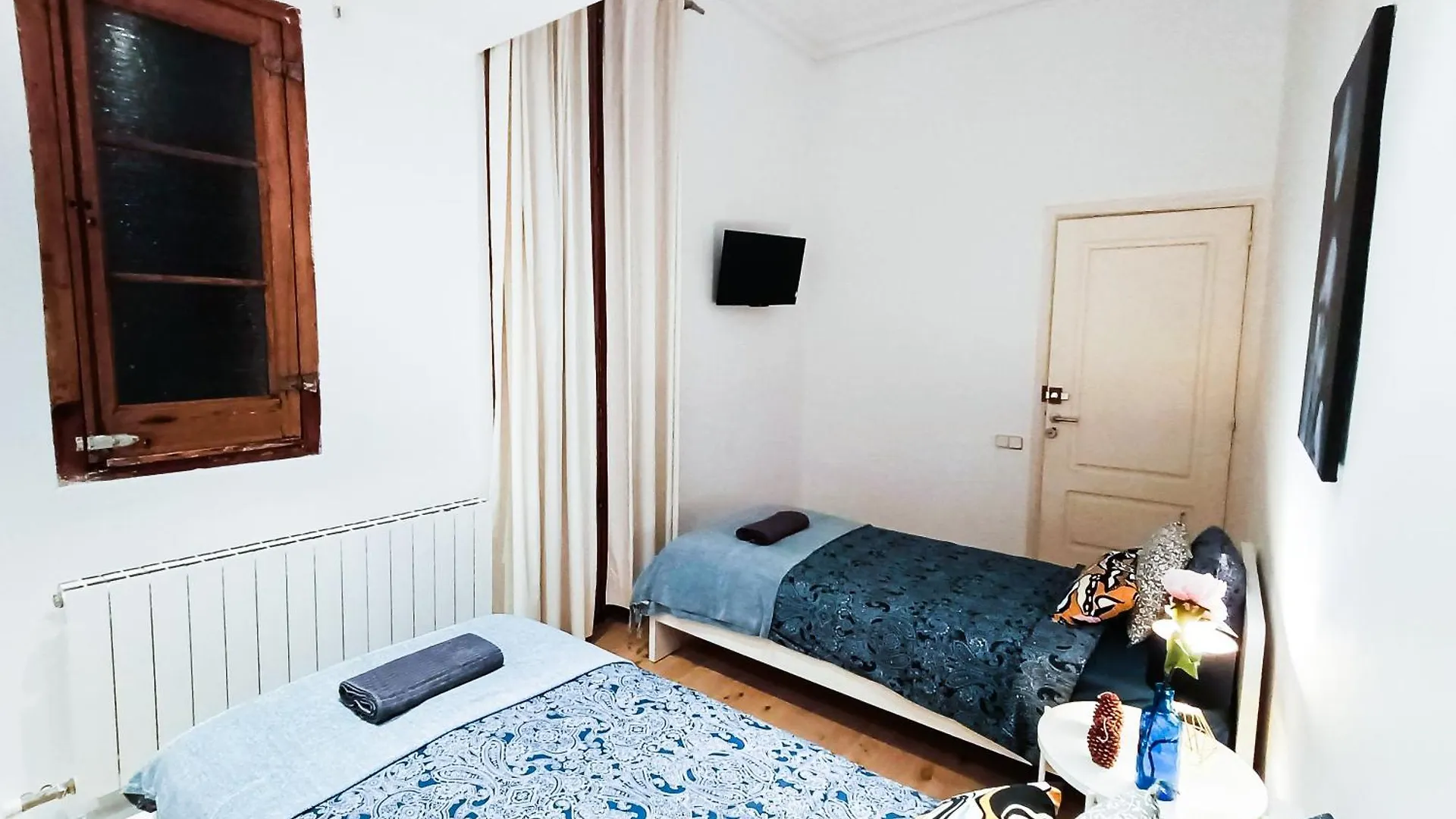 Private Rooms In Born - Barcelona 0*,  Španělsko